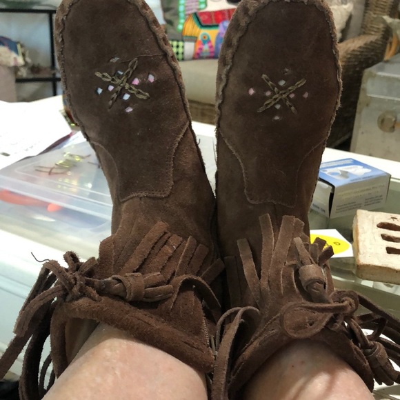 Suede fringe moccasin boots - Picture 3 of 7